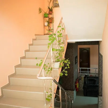 Romantic Hotel *