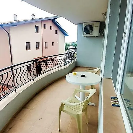 Romantic Hotel *