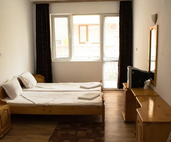 Romantic Хотел *